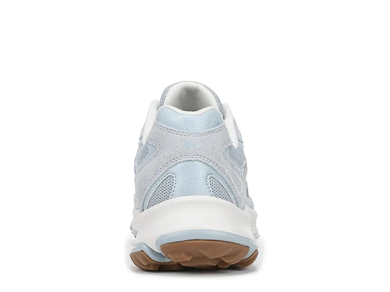 Devotion X TR 2 Lifestyle Sneaker