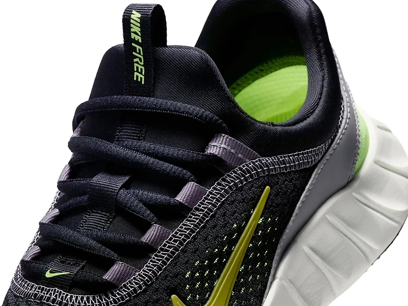 Free Ride Sneaker