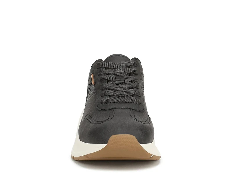 Walk Mode Sneaker