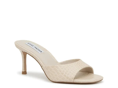 Regeena Sandal