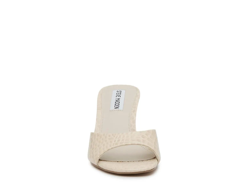 Regeena Sandal