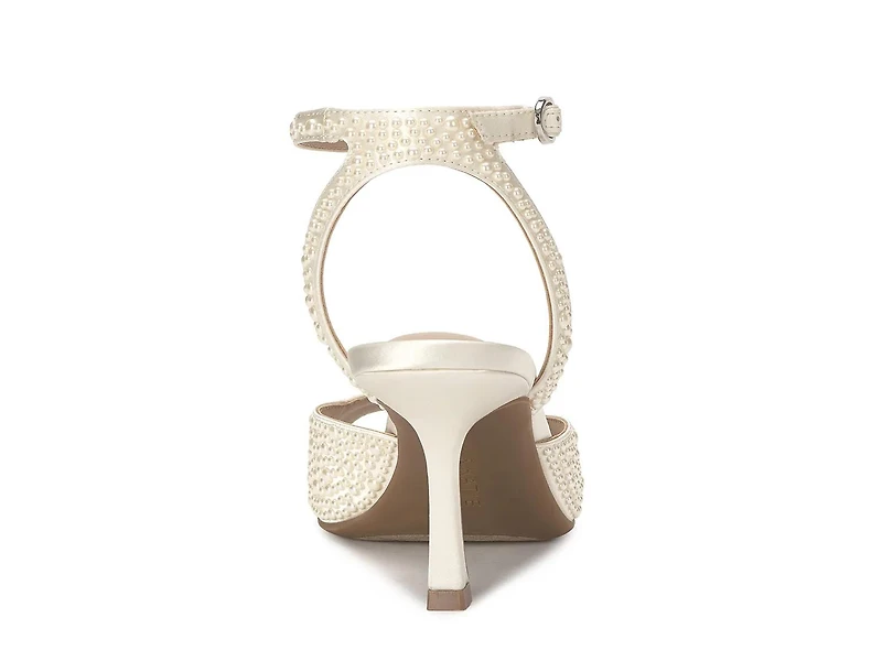 Ianna Sandal
