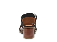 Madi Sandal