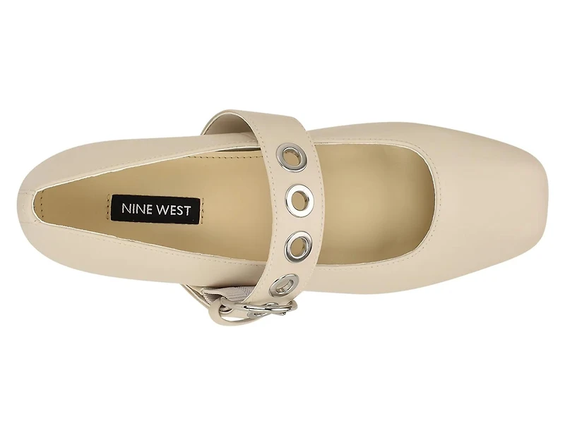 Kebba Mary Jane Flat