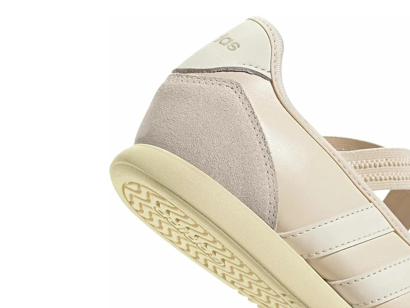 Barreda Mary Jane Sneaker