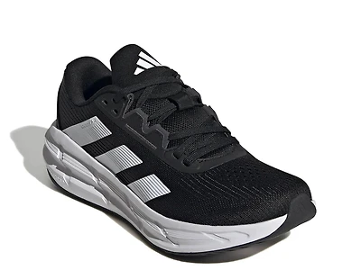 Questar 3 Running Shoe