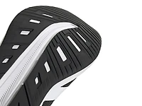 Questar 3 Running Shoe