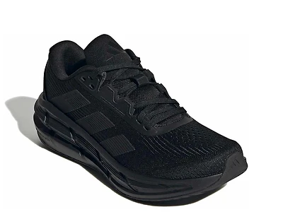 Questar 3 Running Shoe