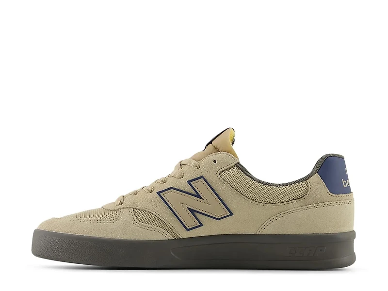 CT300 v3 Court Sneaker
