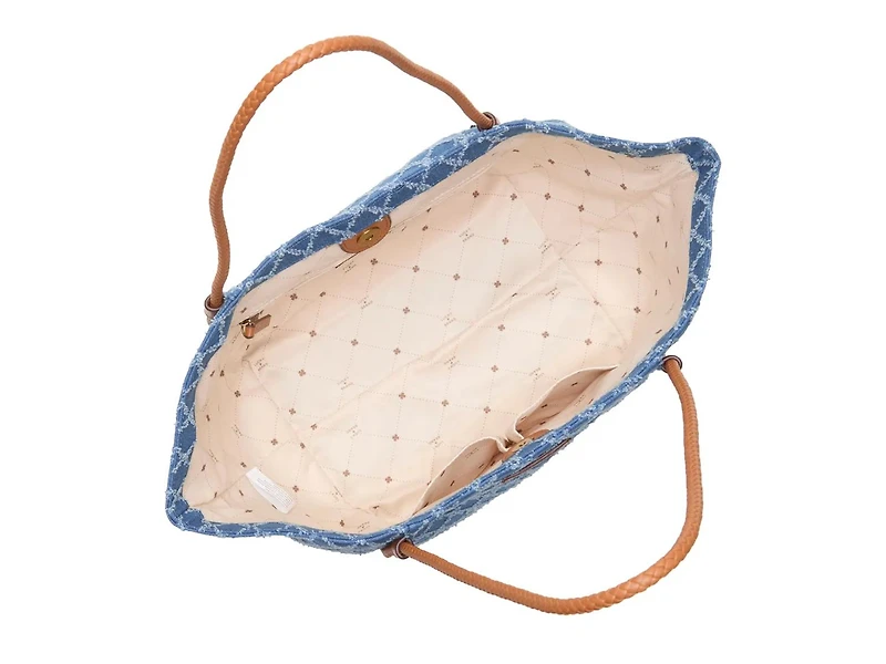 Ezri Tote
