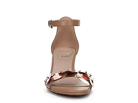 Vera Glow Sandal