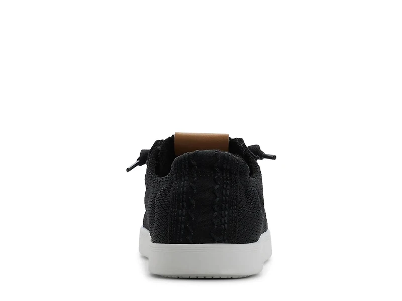 Mauka Sneaker