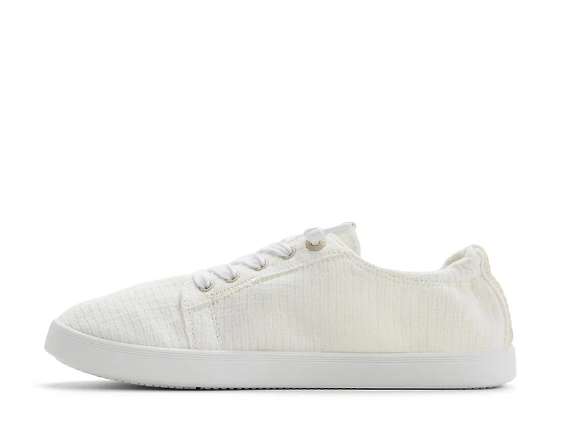 Mauka Sneaker