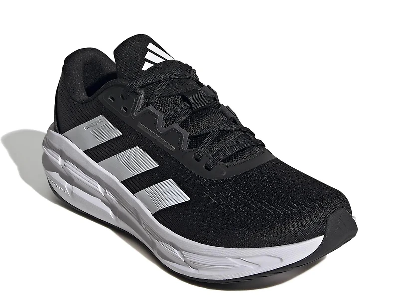 Questar 3 Running Shoe