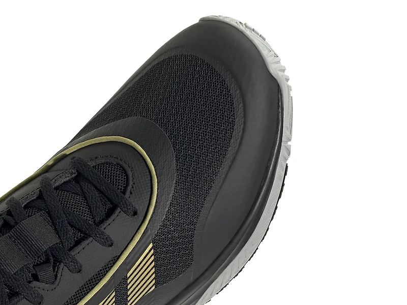 Own The Game 3 Basketball Shoe