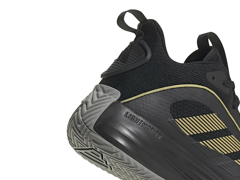 Own The Game 3 Basketball Shoe