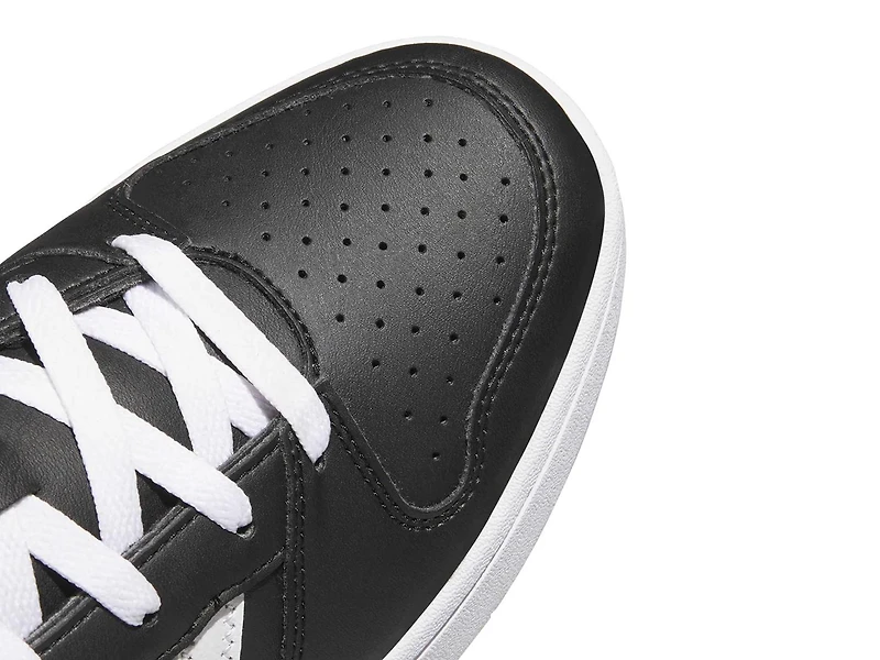 Hoops Classic Sneaker