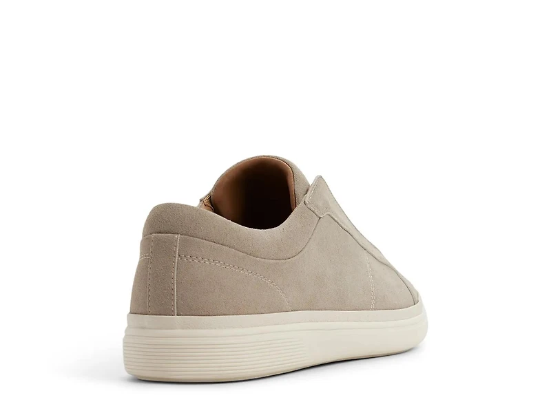 Carlson Sneaker