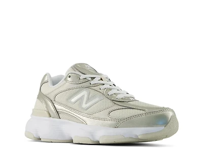 603 Sneaker - Women's