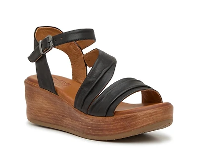 Wynn Wedge Sandal