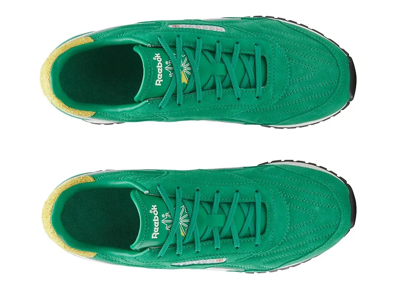 Classic AZ Sneaker - Women's