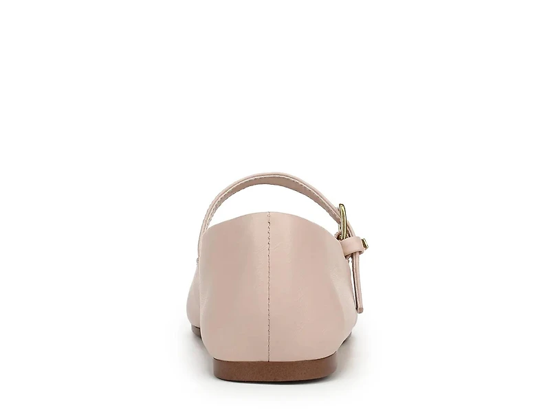 Odilia Mary Jane Flat