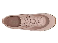 Hollis Sneaker