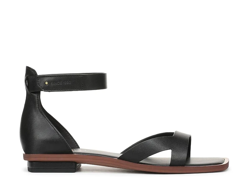 Elisa Sandal