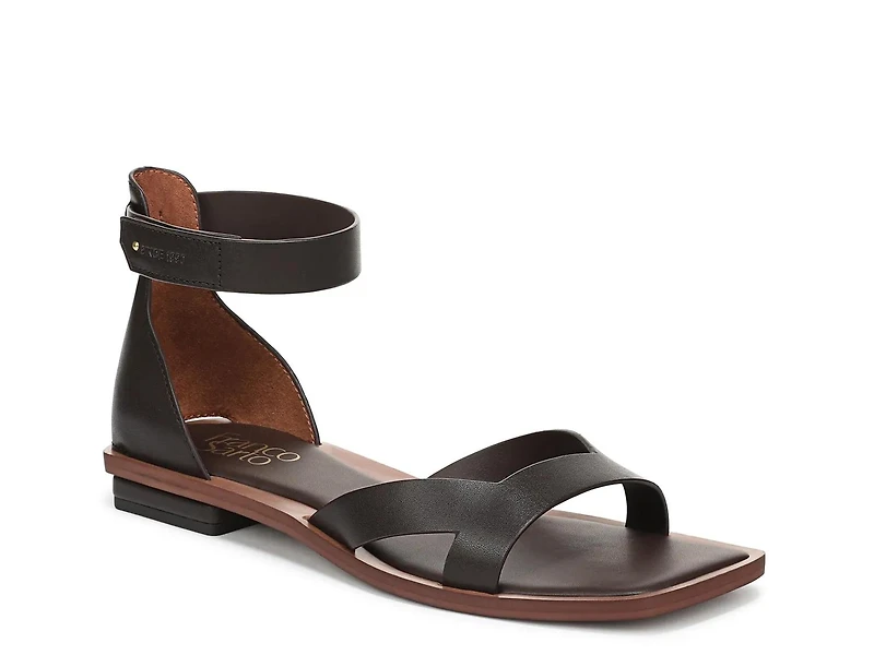 Elisa Sandal