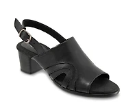 Mariam Sandal