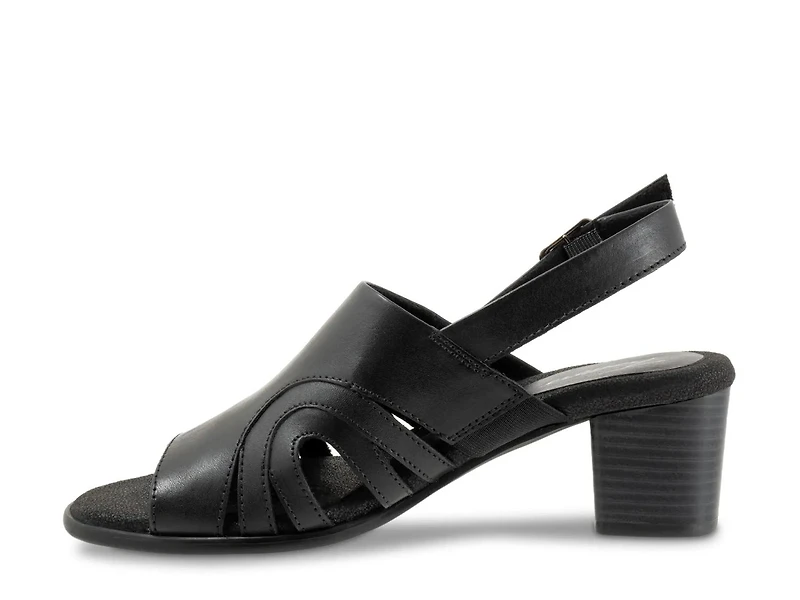 Mariam Sandal
