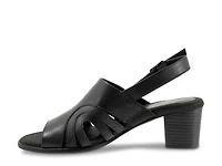 Mariam Sandal