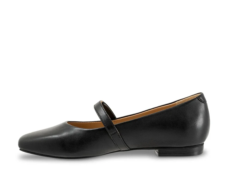 Hazel Mary Jane Flat