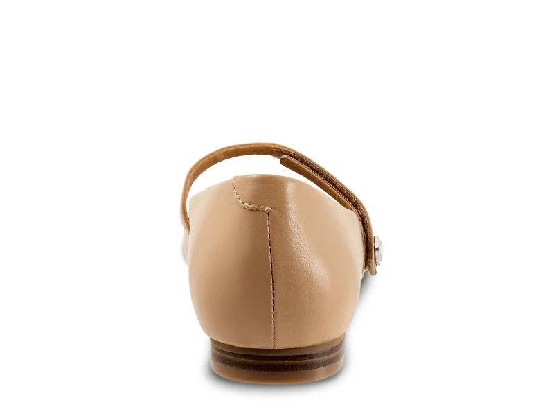 Hazel Mary Jane Flat