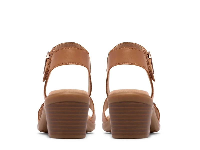 Emily Amanda Sandal