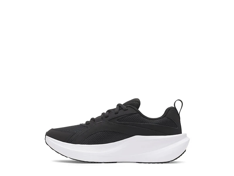 Assert 11 Sneaker