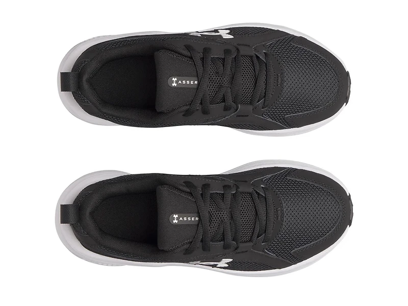 Assert 11 Sneaker
