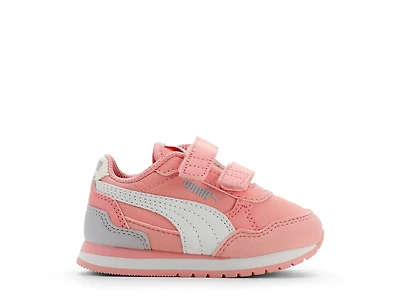 ST Runner v4 Sneaker