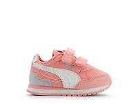 ST Runner v4 Sneaker