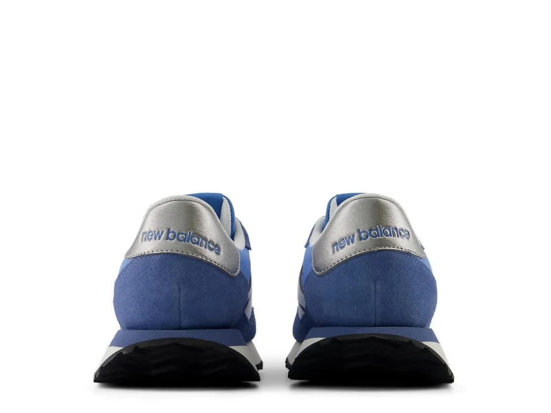 237 Sneaker