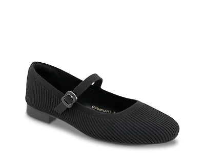 Estella Mary Jane Flat