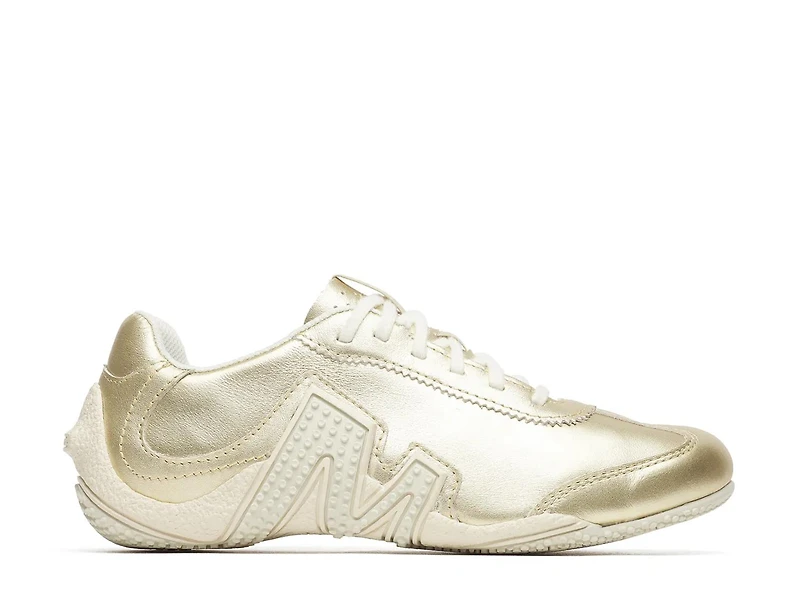 Relay Fly Vent Sneaker