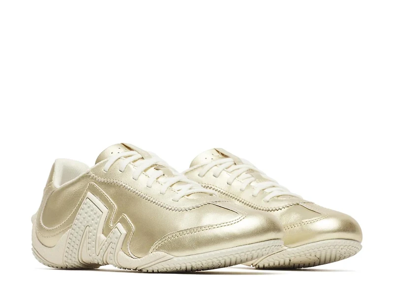 Relay Fly Vent Sneaker