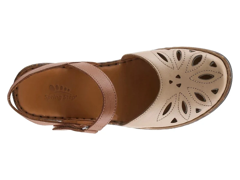 Azmira Sandal