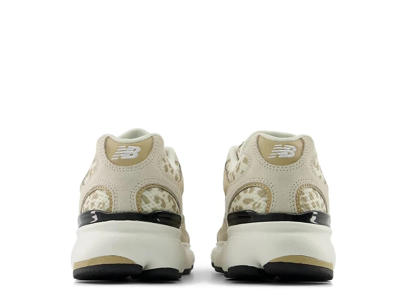 603 Sneaker