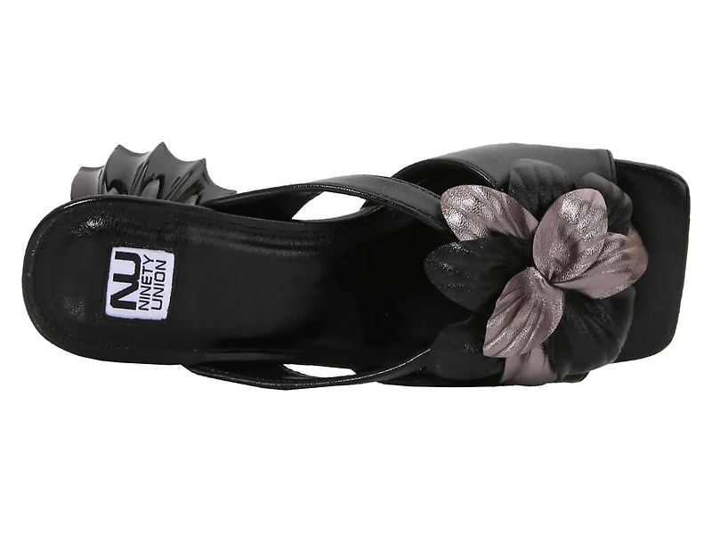Sheela Sandal