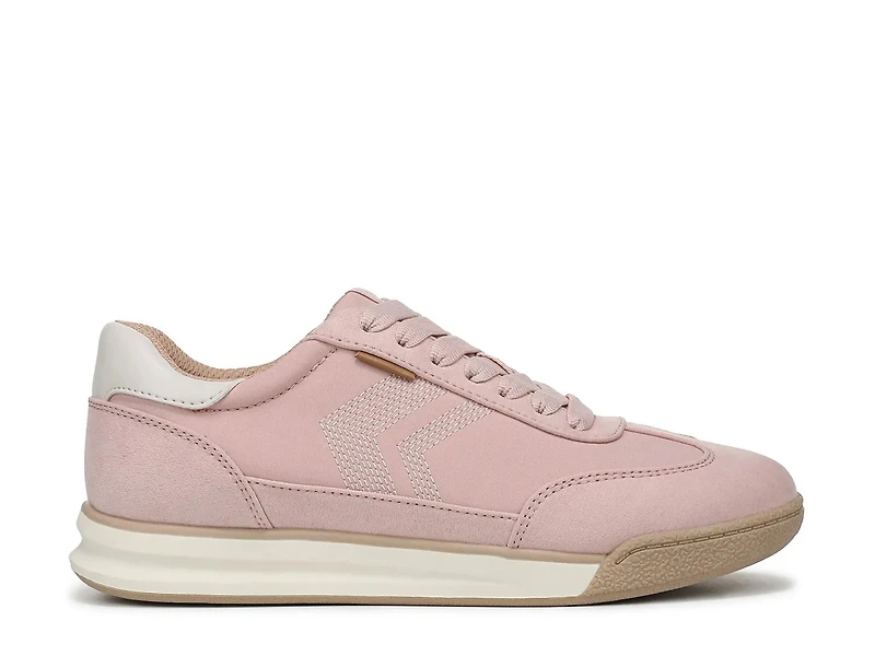 Throwback Retro Sneaker