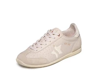 Hotshot Icy Elegance Sneaker - Women's