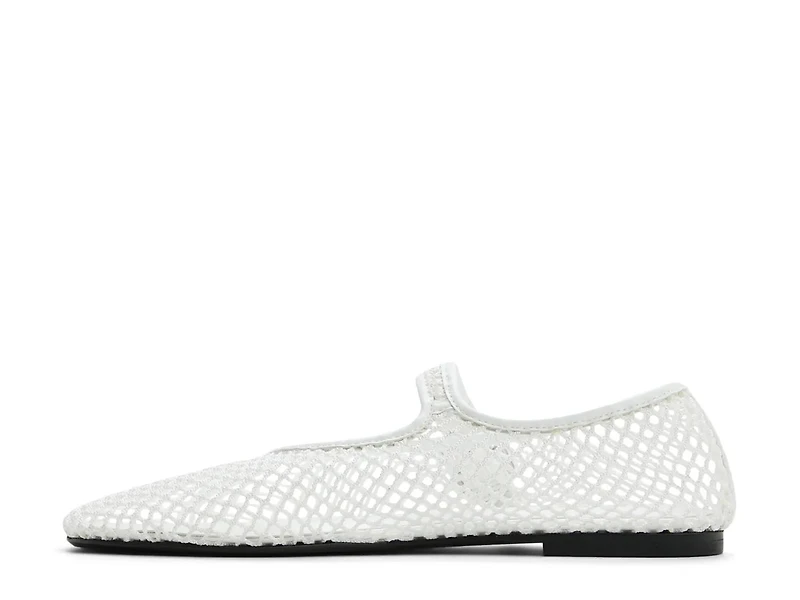 Alissie Mary Jane Flat