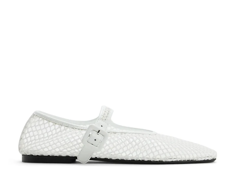 Alissie Mary Jane Flat